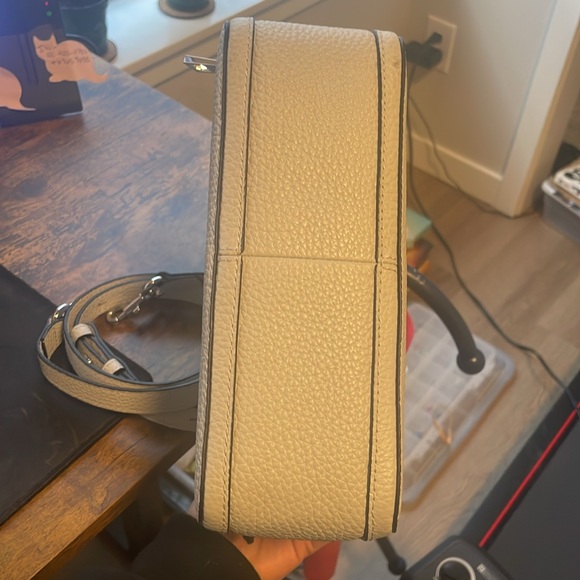 NEW light gray MARC JACOBS lunchbox bag with detachable crossbody strap - Picture 9 of 11